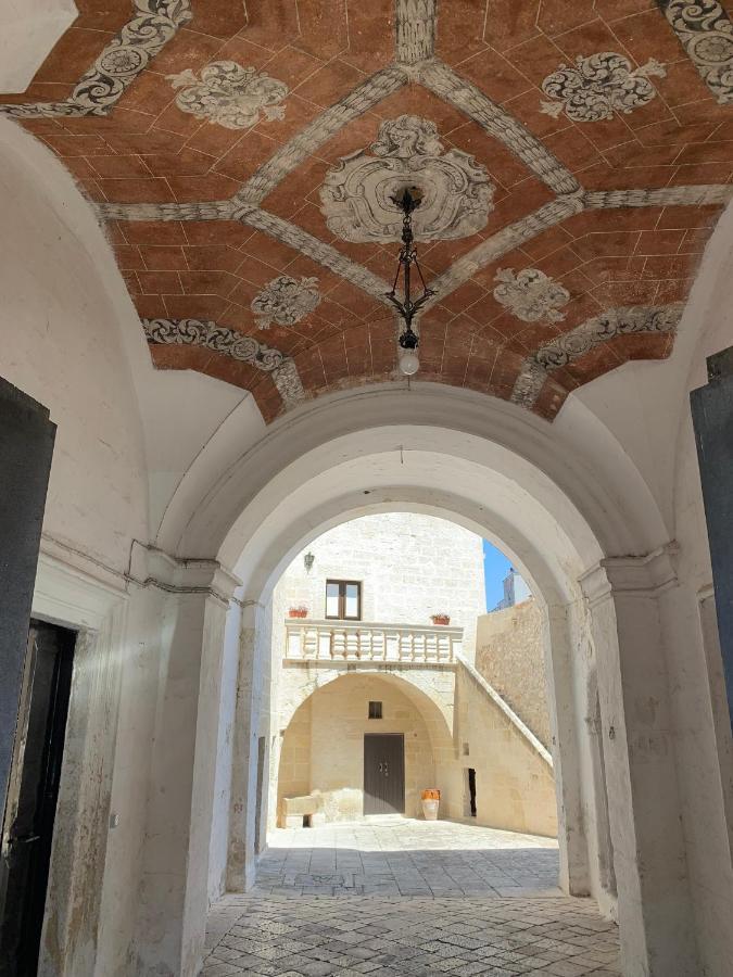 דירות מרטאנו Palazzo Moschettini מראה חיצוני תמונה